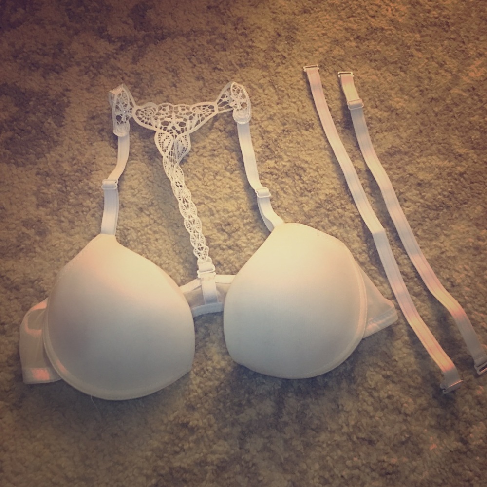 White bra with interchangeable straps!